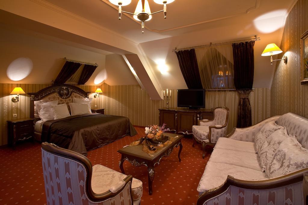 היסריה Hotel Chinar מראה חיצוני תמונה