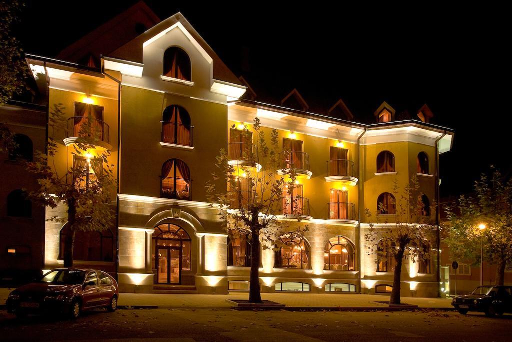 היסריה Hotel Chinar מראה חיצוני תמונה
