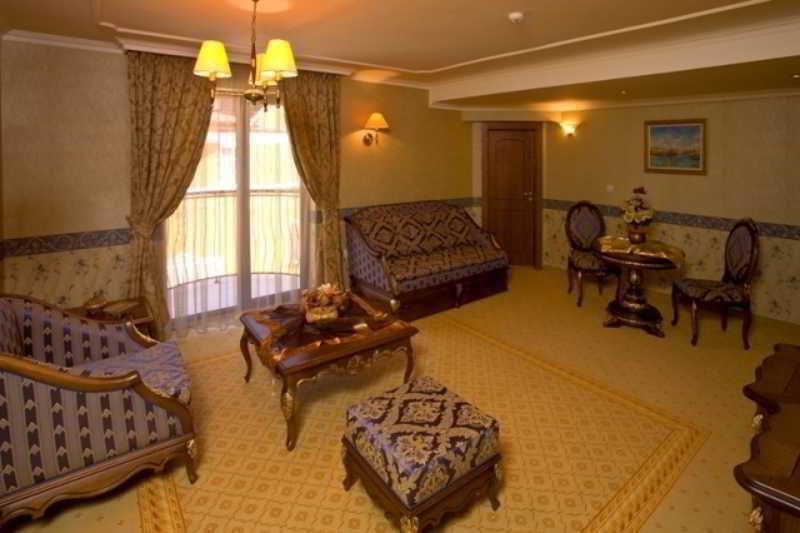 היסריה Hotel Chinar מראה חיצוני תמונה