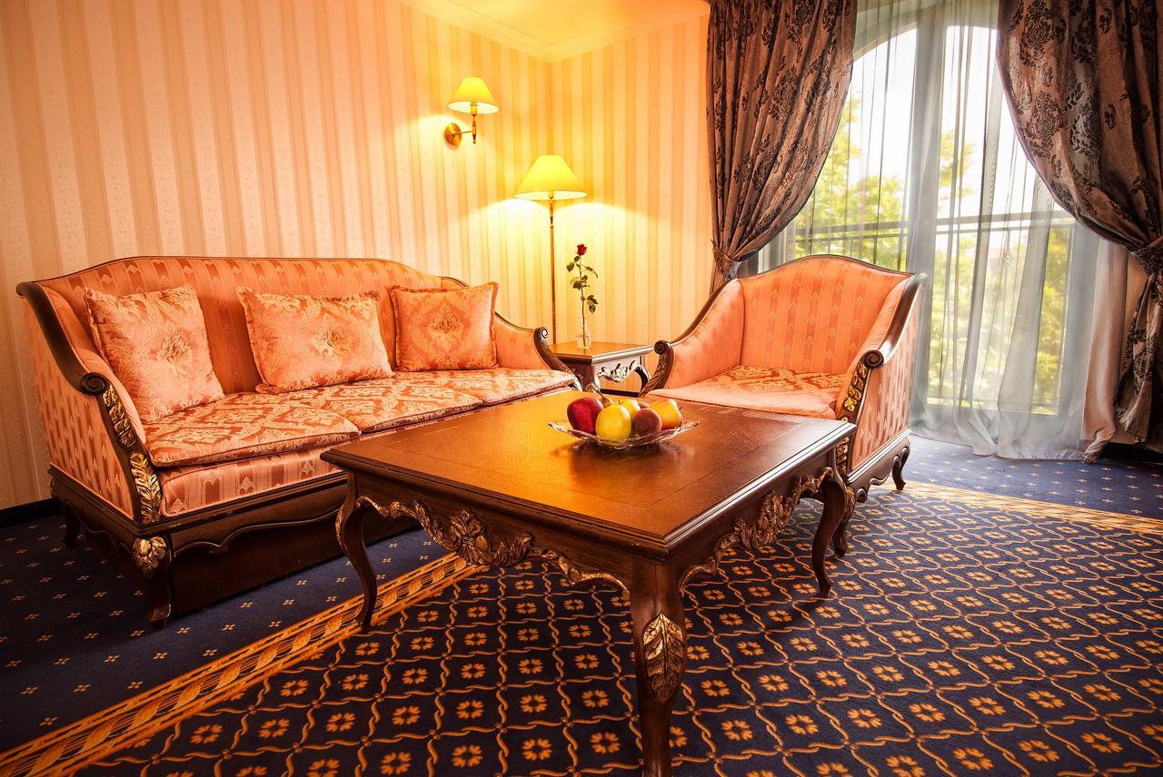 היסריה Hotel Chinar מראה חיצוני תמונה