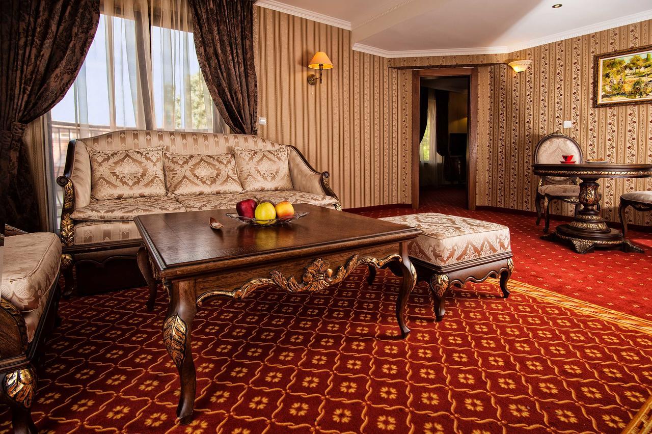 היסריה Hotel Chinar מראה חיצוני תמונה
