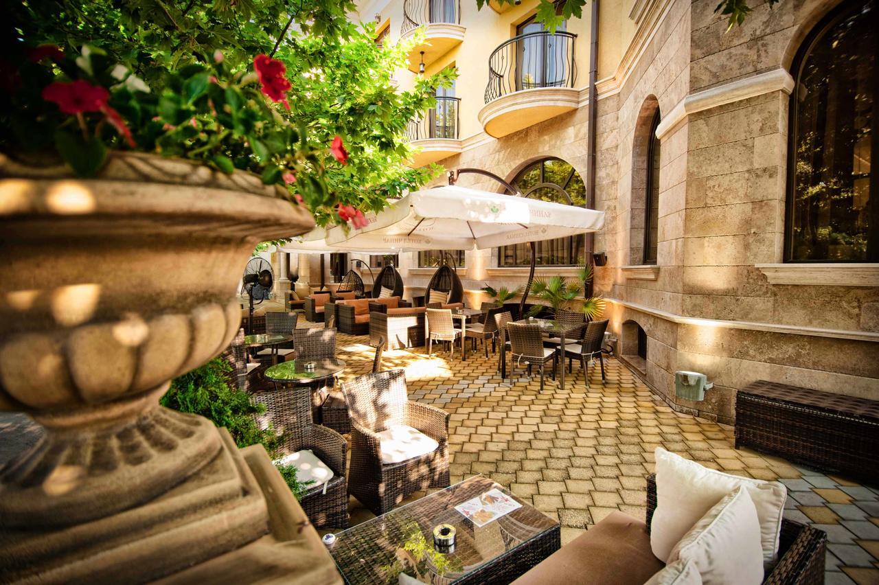 היסריה Hotel Chinar מראה חיצוני תמונה