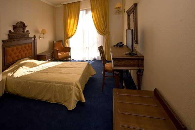 היסריה Hotel Chinar מראה חיצוני תמונה